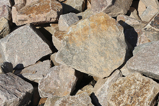 Bruchsteinmauerwerk – Granit / rötlich-bunt